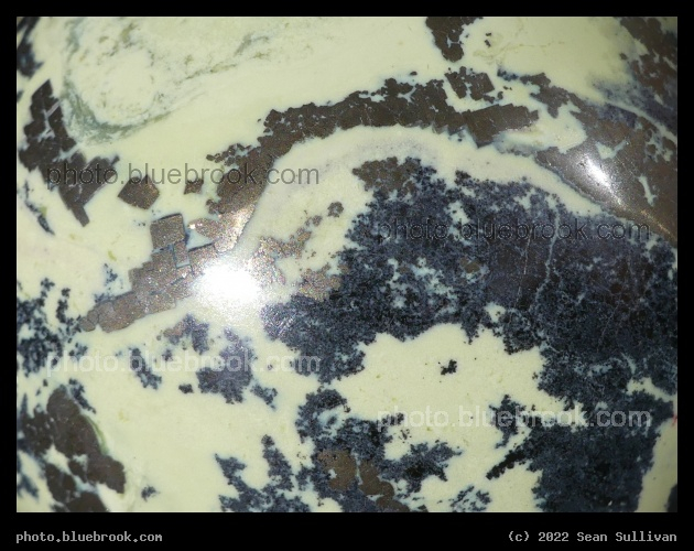 Chain of Pyrite in Serpentine - Corvallis MT