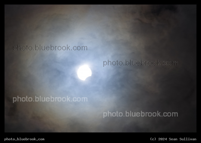 Solar Eclipse 2024 Begins - Partial eclipse from Corvallis MT