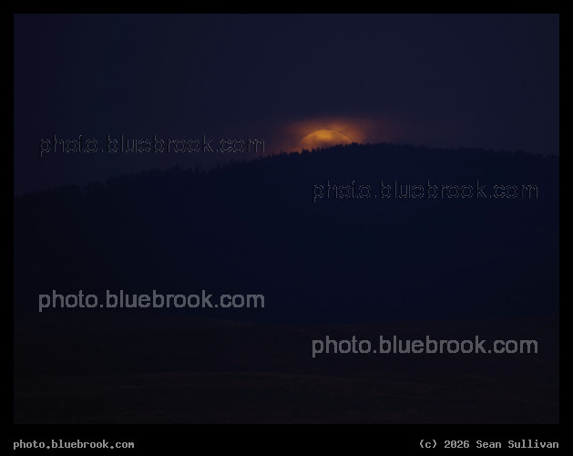 Glowing Moonrise - Corvallis MT